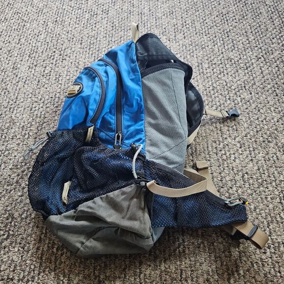 Camelbak Rally 18 100-oz 3L Blue Multi-Pocket Hydration Day Racing Pack Only - Picture 6 of 8